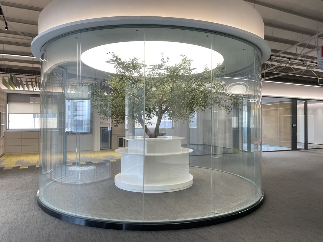 Around Space Soundproof Meeting Room Customized Size With Curved Glass Partition Wall